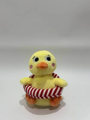 تسجيل وترديد حركة البطة التي تتحرك يسارًا ويمينًا مع حلقة سباحة